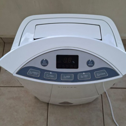 Singer SDHM-20DI 20 lt dehumidifier like new with ionizer