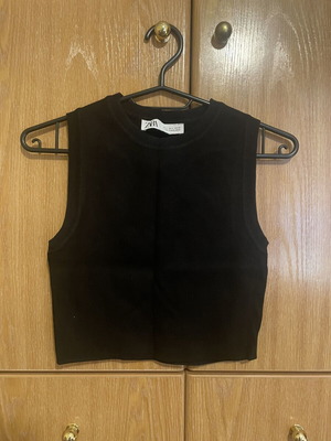 Zara black sleeveless top like new, thin knit