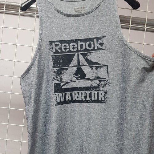 Sports tank tops like new, pack of 2, Reebok and Nike