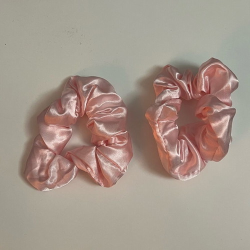 Scrunchie pink like new