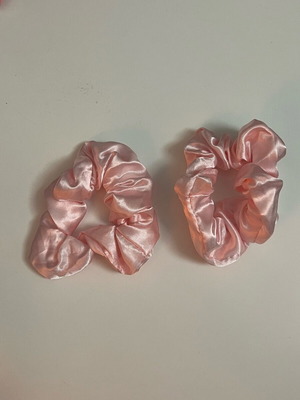 Scrunchie pink like new
