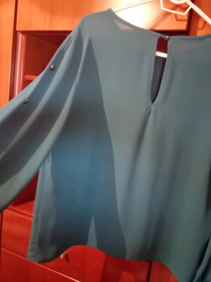 Billy Sabbado green blouse with gold buttons like new