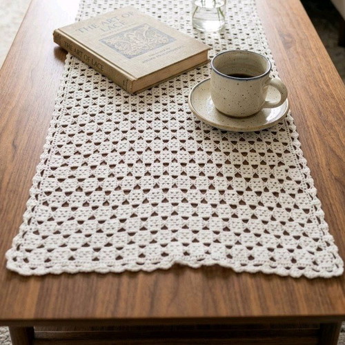Handmade crochet table runner like new, 50x35 cm