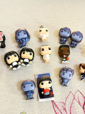 Σετ 15 τεμαχίων Stranger Things Kinder Joy καινούργιο
