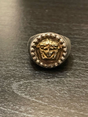 Medusa ring silver-gold used with Medusa design