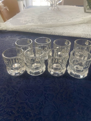 Set of 8 raki glasses like new with handle