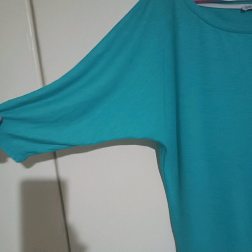 Stradivarius blouse like new, green with 3/4 batwing sleeve