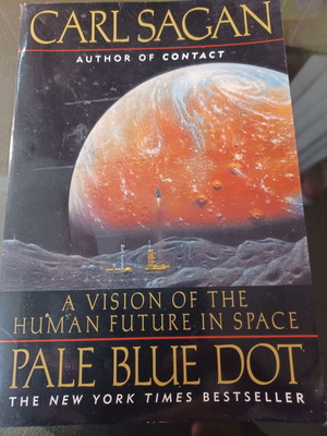 Carl Sagan Pale Blue Dot βιβλίο σαν καινούργιο, αγγλικά
