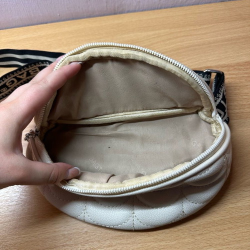 Beige bag like new, cream color