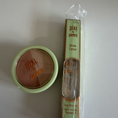 Pixi set blush and highlighter with eyebrow gel new in packaging