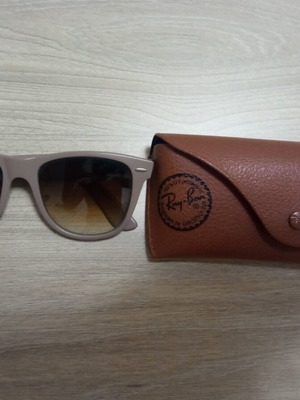 Ray Ban γυαλιά ηλίου σαν καινούργια, γκρι, made in Italy