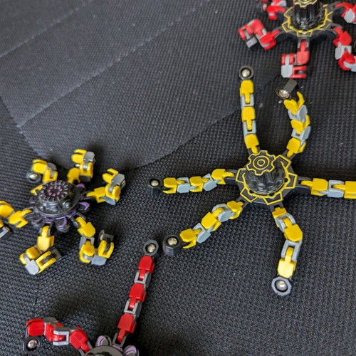 Finger spinner transformers polymorphic spider like new