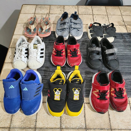 Children's athletic shoes and sandals used, pack of 9
