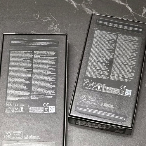Galaxy S24 and Galaxy S24 Ultra phone boxes like new