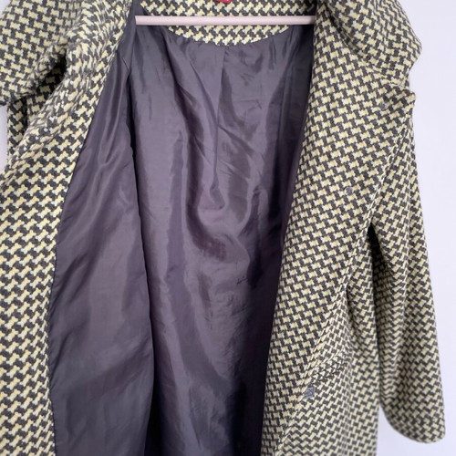 Attrattivo coat like new, wide fit, size M