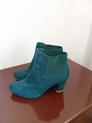 Green Cypress Suede Ankle Boots like new, size 40