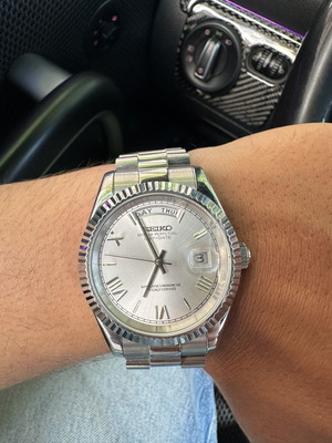 Seiko Automatic Day-Date Watch like new, silver dial, stainless steel