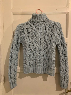 O’Neill turtleneck sweater like new, turquoise, S/M