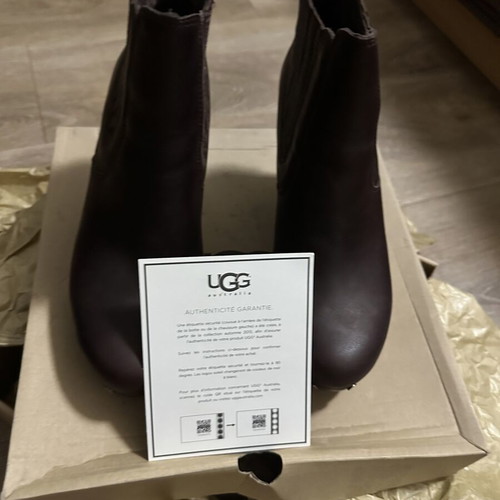 Ugg Australia leather boots size 38 new, brown