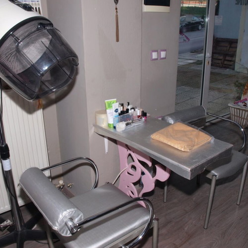 Hair Salon Equipment like new with reception, screens, mirrors, chairs, manicure table, lights