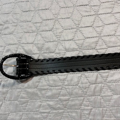 Women's knitted black belt like new, adjustable