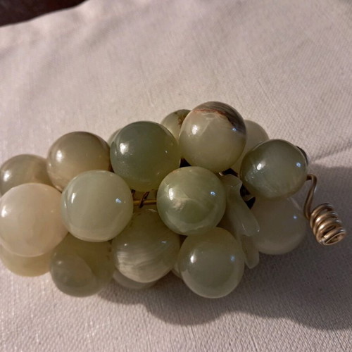 Onyx grape cluster 13 cm with large berries like new