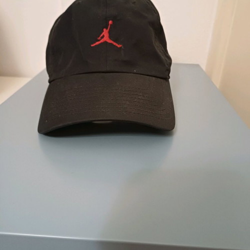 Jordan hat like new, black, one size, thin fabric