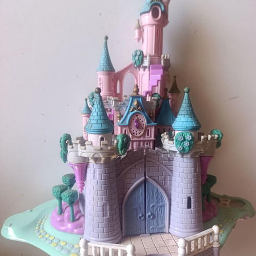 Polly Pocket Disney Cinderella's Castle 1995 like new with working lights