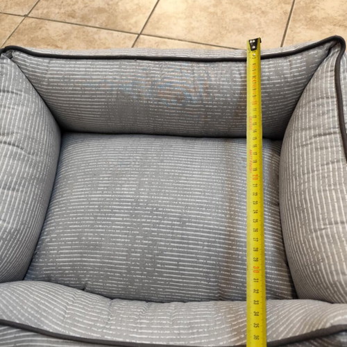 Pet Strom mattress new with removable pillow and washable zipper