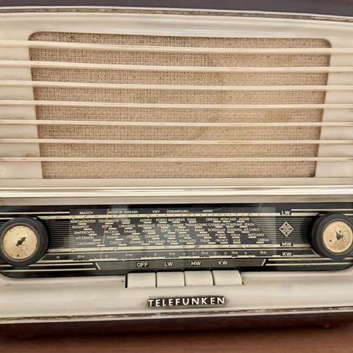 Telefunken Superheterodyne D 647 B vintage radio used