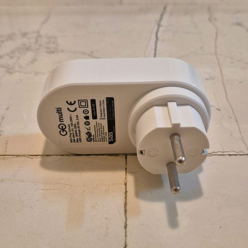 SAS Go Multi Adapter Charger like new, blue