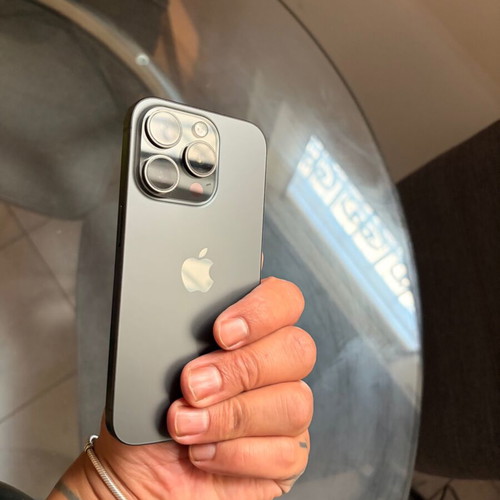 Apple iPhone 15 Pro 256GB black titanium