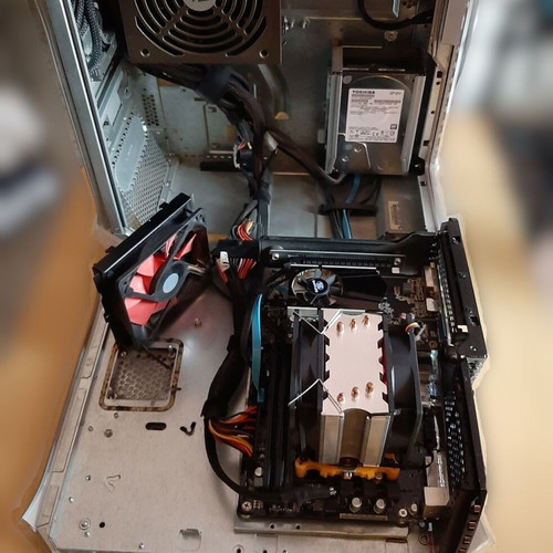 Apple Power Mac G4 (MDD) case with Thermaltake 550W PSU