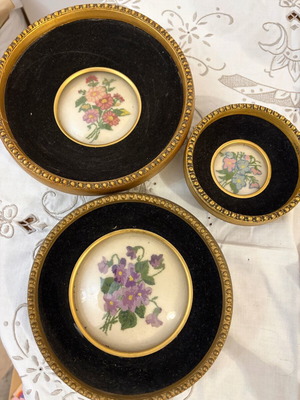Vintage handmade embroidered frames set of 3 like new