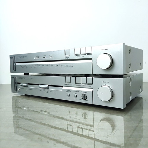 Akai AM-U110 & AT-K110 vintage Hi-Fi amplifier and radio set
