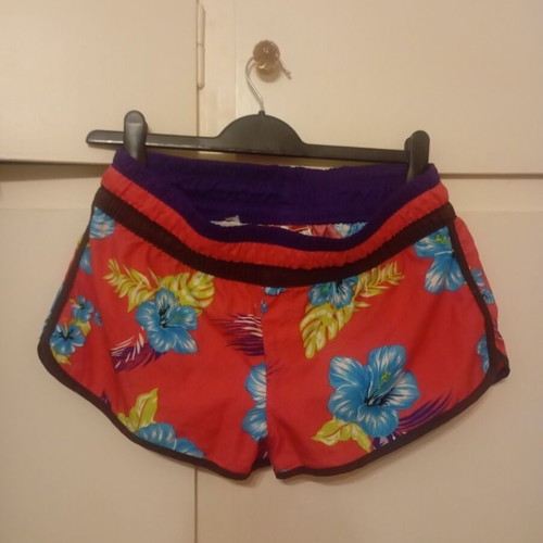 Tropical floral shorts like new, Hawaiian style with back pocket
