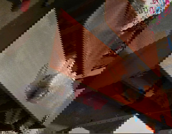 Ραφιέρα δαπέδου