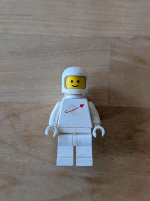 Lego space minifigure λευκή μεταχειρισμένη, σε μέτρια προς καλή κατάσταση