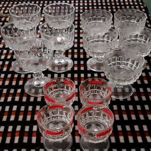 Set of 3 used liqueur glasses, 19 pieces