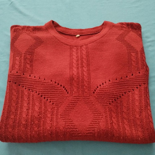Women's Cable Knit Sweater XXL like new, burgundy with 3/4 sleeves