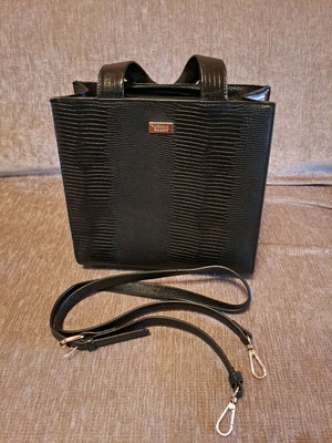 Τσάντα ώμου Keddo μαύρη μεσαίου μεγέθους, σε άριστη κατάσταση