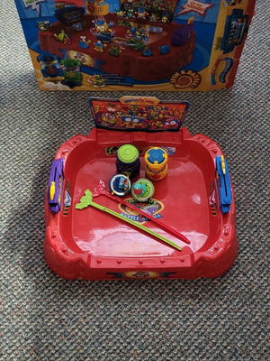 Super Zinks Arena like new with original box
