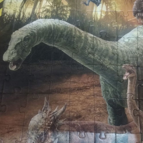 Dinosaur puzzle 200 pieces like new