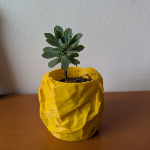 3D Printed Crumpled Paper Shaped Flower Pot 6cm like new