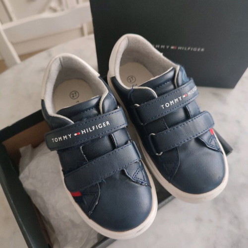 Tommy Hilfiger kids shoes size 27 like new