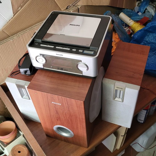 Philips MCD149 DVD Micro Hi-Fi 2.1 used with subwoofer USB FM AUX