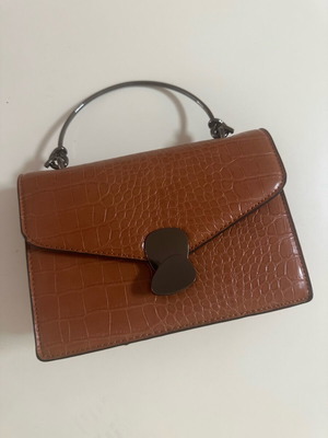 Brown crossbody bag like new