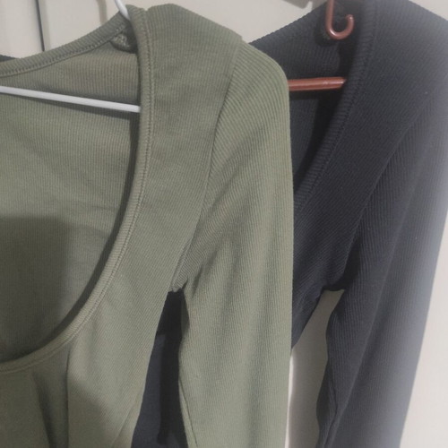 Mind Your Style ribbed blouses with open back like new, S/M, black and khaki