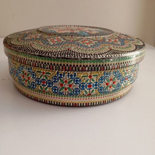 Vintage metal tin from Holland 1970s, used