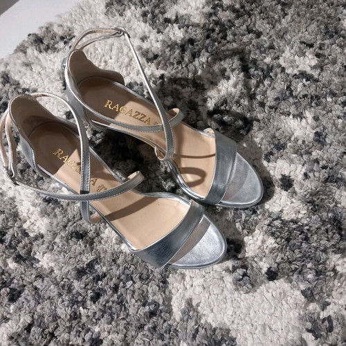 Ragazza 41 silver leather heels like new